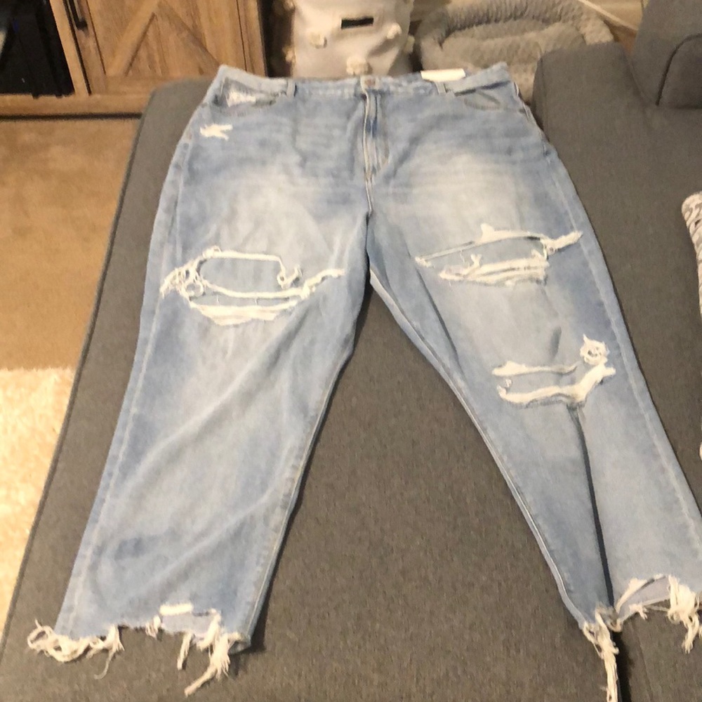 American Eagle Curvy Mom Jeans